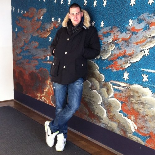 scarputa's profile picture. Dalla merda non ci esci profumato chanel!