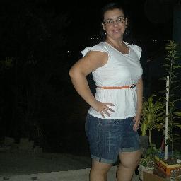Sou amiga,verdadeira e sincera.
Amo a Deus e minha família!