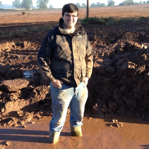 bodges9's profile picture. Massive Young Farmer