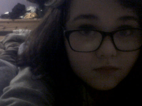 So yeah,,normal teenage girl,sit in my room,stay up late,get up late..follow,I follow backk;27DD9B67