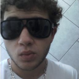 filho do Chuck Norris e atacante do Barcelona