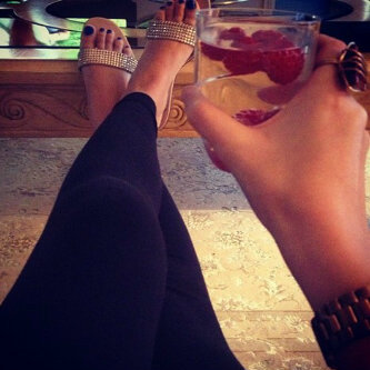 Here?I can write my own tweets about myy dailyy routine/life..*This is not my personal acc.&Thanks♥