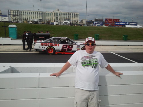 loving my nascar and my philadelphia flyers