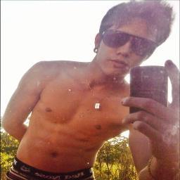 Não viva para que a sua presença seja notada, mas para que a sua falta seja sentida e não venha me dizer que o céu é o limite,quando há pegadas na Lua,︻╦╦╧─