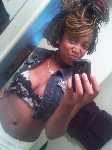 hve_emROCK's profile picture. no bio just follow me n ill follow back Bowbowbowwbitchh :)