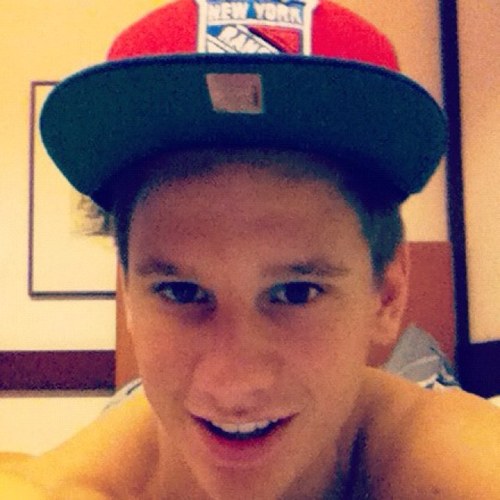 Simi_32's profile picture. Eishockeygoalie bei den Black Wings Linz U18