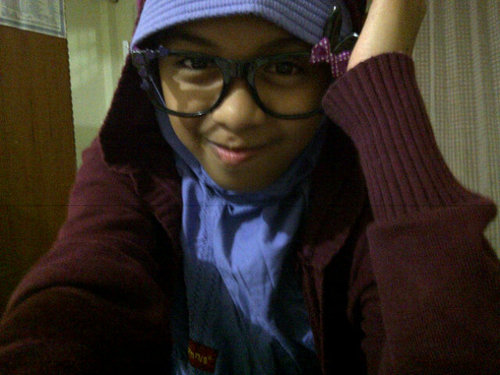 HDhila's profile picture. @HDhila follows you, and you follow @HDhila..... Unfollow???? NO...