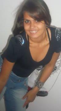Eu gosto mto dos rebeldes principalmente a Roberta e  a Alice  ,amo os  mas  essas duas menimas me deixam mto fliz principalmente quando
EUU AMOOOOOOO REBELDES