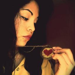 Ando en busca de la FELICIDAD :3