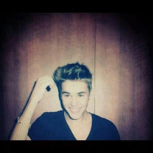fake account of Justin Bieber :-B