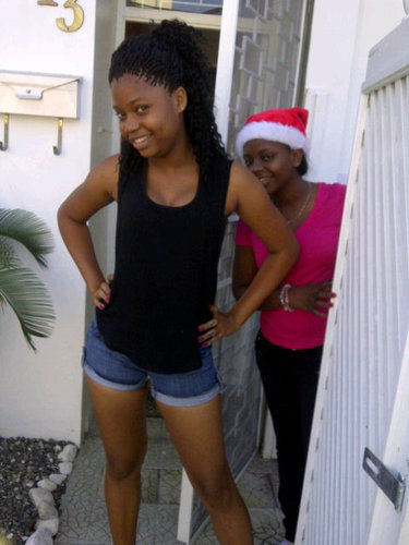 I am cute out going funny sexy n love to talk...... Follow me n I'll follow back:).....