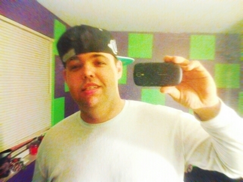 im a funny guy From Tha land love music and swag out of the world