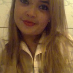 Sobre mim, você só vai ter uma certeza: eu não sou normal, e perto dos meus Amigos, eu fico pior (:
