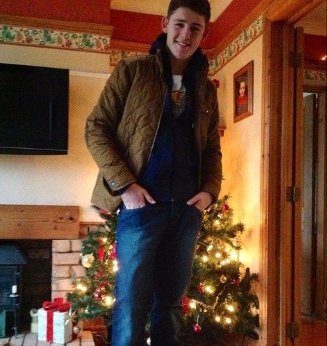Hi there, if you follow me i will follow you back! I am a rugby player and have the most perfect husband in the world;) hahahaha x