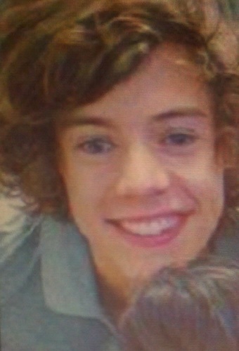 Heyy :) im vega, i love, one direction, soccer, jb and my friends follow me? follow my other account @vegachevelle :) thanks