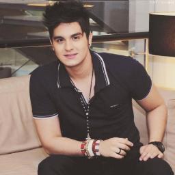 Fc Masculino criado no dia 18 de abril de 2012. Ser fã é não ter vergonha de admitir q gosta dakilo q todo mundo critica. @luansantana nós vivemos você Sempre