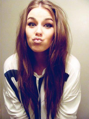 Olga_KotovaLooL's profile picture. в твитах правда а не в статусах