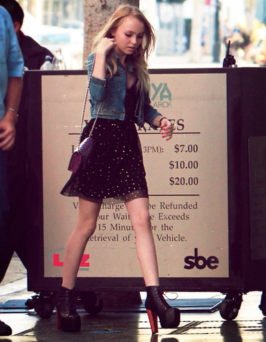 My example is Lily Rose Depp, she is soo beautiful and she has a great style!!