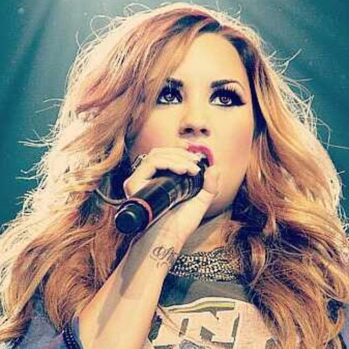 Sou fã de um menino LIAMdo,de um menino que aHAZZA,de um menino FabuLOUIS,de um menino daHORAN,sou DIRECTIONER,MALIKisses.Fã Clube da @ddlovato e @onedirection