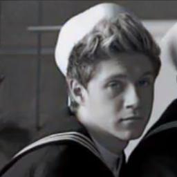 One Direction are the sex! Zayn Malik my face if he wants ;) @MyCrushOnLuke is my wife ♥ @_1Dsincetorn is my PERFECT best friend ♥ #O1DF