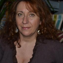 Les passionnés soulèvent le monde, et les sceptiques le laissent retomber. (ALBERT GUINON).