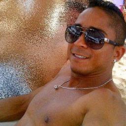 Criado: 15/08/2010 Por @lluh2s e @BiaStivaletti ....

@_JorgeHenrique você é o resumo da minha vida! Te amoo!