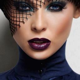 Divatude_Assoc's profile picture. 