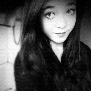 hehe i love my mates their so hot like get out of this kitchen~a+s xxxx ill follow back!   and i love zach:* xxxxxxxxx