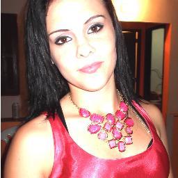 Ao mundo peço licença pra atuar onde eu quiser, meu sobrenome é competência, e o meu nome é mulher.