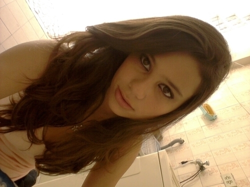 Não ligo que me olhem da cabeça aos pés... Porque nunca farão minha cabeça e nunca chegarão aos meus pés! (Bob Marley)