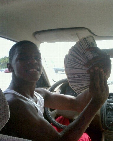 Lil' Sis ( @ThatsJuss_Dess ) Here . Still Here Waiting Cause He Still My Nigga #FreeMyBrother $$ Yall Follow Me Btw !