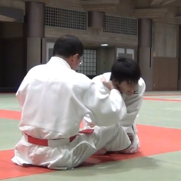 高専柔道(七帝柔道)を研究し、その特徴である脚を使う寝技の研磨を目指し、総合的に寝技のレベルアップを図ることを目的に練習に励んでいる柔道家ネットワークです。東京武道館の柔道相談において年間30回程度稽古会を開催しています。お気軽にお問い合わせください。#高専柔道 #七帝柔道 #kousenjudo #newaza
