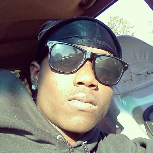 Im'Aye Coo person To get Alongg With but i ont Take no Shit from nobody I jus Keep It 3hunna follow Me&Ill follow Back&&&Bb Is My Favorite White girl/Thugg