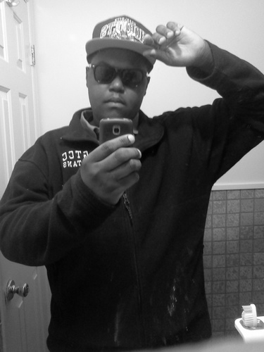 Richest main nig***.. Nobodii dont make no more money than me... dey call,me rome da boss man Senior bit**