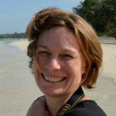 Ex-Zimbabwean in Bangkok, lover of photography, bird-watching, food and wine.