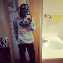 lma young airbrusher, tattoo designer n future tattoo artist. #TRDON #TeamNavy