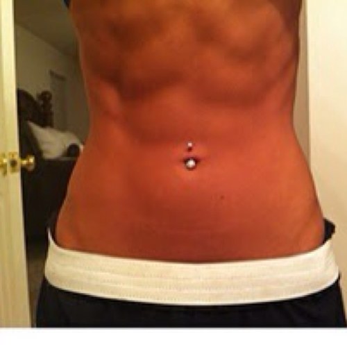 fitbitch_'s profile picture. Eat clean. Train dirty. 24/7 365

Thats not me in the avi. Not yet atleast