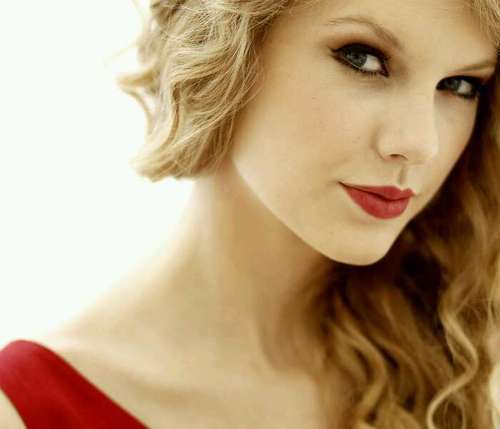 astridwihandani's profile picture. Simple personality. Simple human. Love Allah.mom&dad&brother. Dream will go to perth.sidney Aus♥