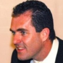 Inteligencia se determina en lo que uno hace cuando no sabe qué hacer - Richard J. Hailer, experto en neurología