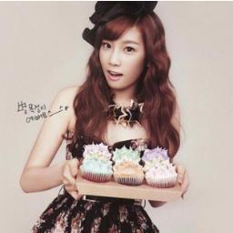 Hi!! I'm Taeyeon Girls' Generation I'm leader~  so cute   plz~ follow me :) @_PlatinumFam