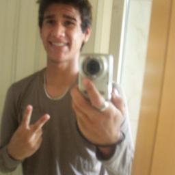 Aquele q coom seeus defeitoos o Tornam Especial .!
Acima de vc e abaixo de Deuss ;)