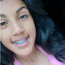 eu sou uma coisa lindja da minha mãe *--*