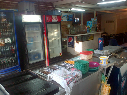 Disfruta de las más deliciosas arepas,pollos asados, sopas, pastichos a los mejores precios y en la comodidad de nuestro amplio local  si me sigues te sigo