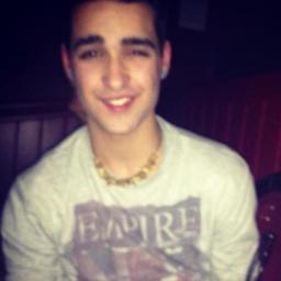 ex-U17/Ado ☆ KFC ☆ Segbroek ☆ Marked till death. ☆ YoungTalented , Wild Born & Released Everyday. ☆ Just Follow