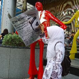 Tersenyum jika disakiti, Berfikir bila dipuji
