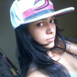 Sou ariana,tenho 19 anos...e sou como vc me vê,posso ser leve como a brisa ou forte como uma ventania,depende de quando e como vc me vê passar!