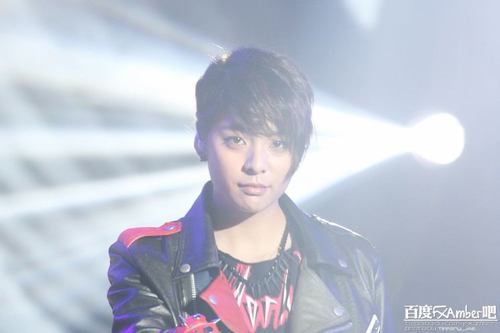 Hello!f(x)のAmberだよっ▽・w・▽ 甘えん坊だよkkk HUGがおおい!!followしたら、@ちょだいねっあと、ByeByeはblockしてねっ´・・｀