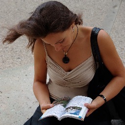 Fields of interest: international Education, Multilingualism, Philosophy, Qi Gong.