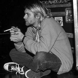 AntonioMZero's profile picture. Pues yo una vez pisé una bicha sin querer.