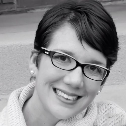 Fun-loving wedding photographer, mother of two, wife of one (@rynrrck), boot-scootin' line dancer, and Weddingbee's Mrs. Pineapple.